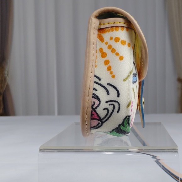 Dooney & Burke Disney Limited Edition Wristlet. - Picture 4 of 16